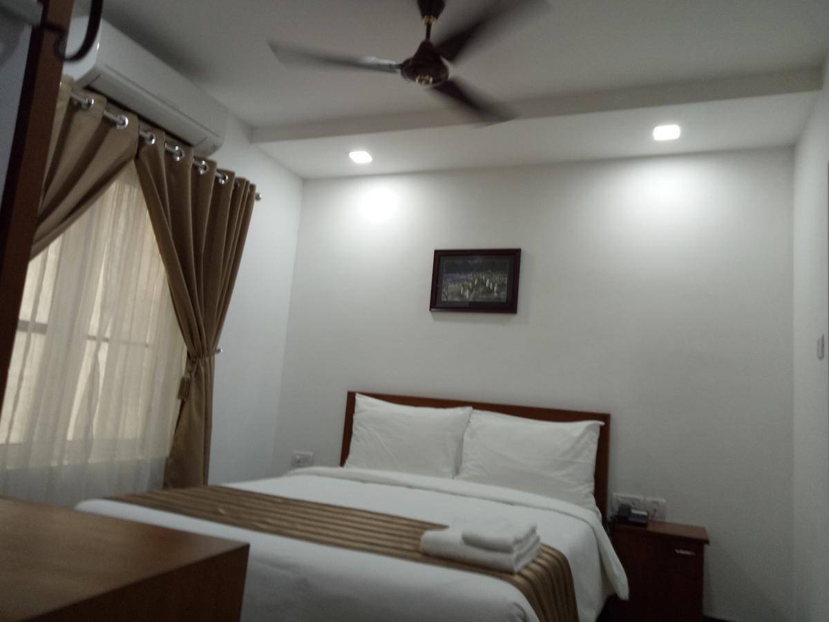 Pgs Inn Kochi Екстер'єр фото