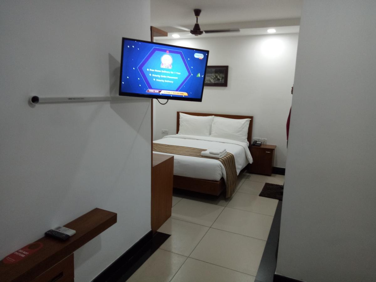 Pgs Inn Kochi Екстер'єр фото