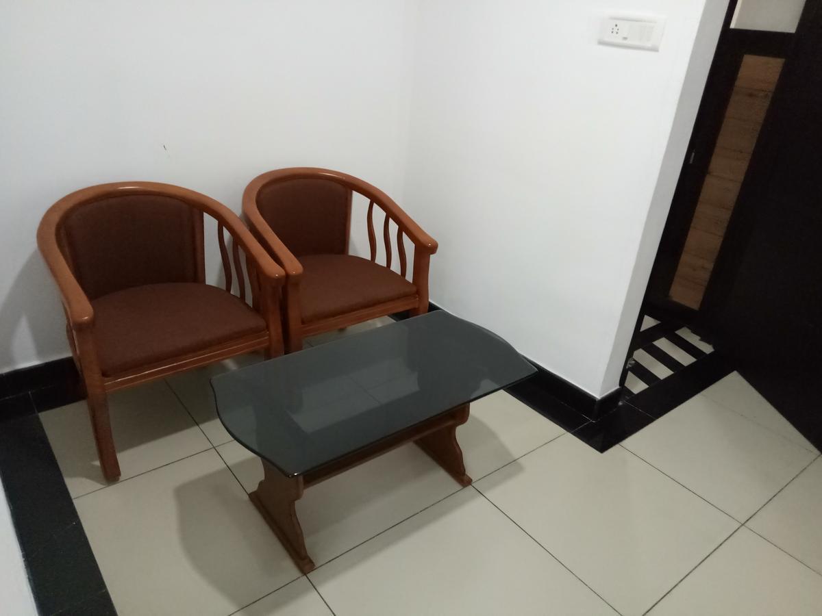 Pgs Inn Kochi Екстер'єр фото