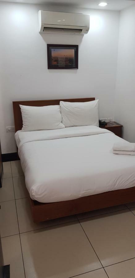 Pgs Inn Kochi Екстер'єр фото